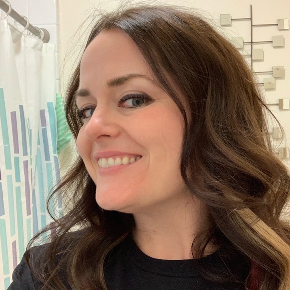 Meet your Posher, Jennifer - Picture 1 of 1